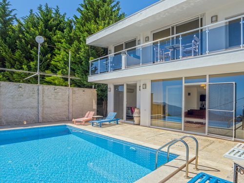  gece  -  Kasım
  | Kalkan Üzümlü'de Deniz Manzaralı 8 Kişilik Muhafazakar Villa